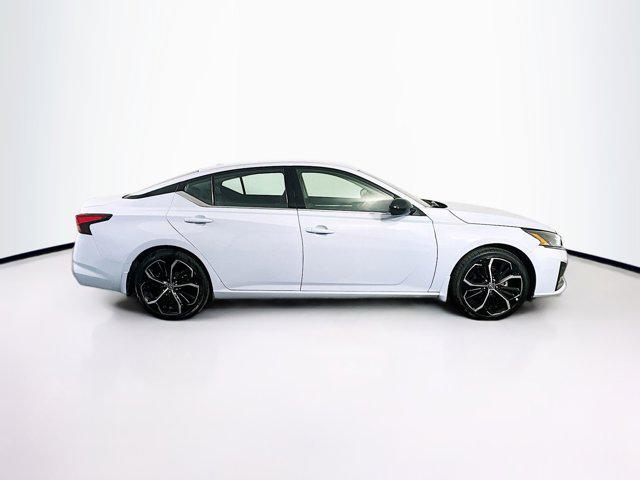 Photo of 2024 Gray Sky Pearl Nissan Altima