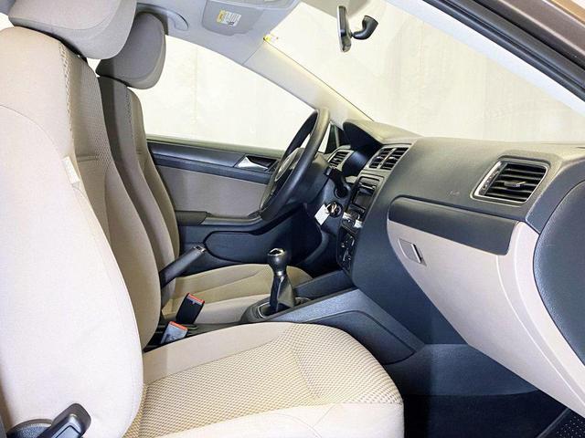 Photo of 2011 Toffee Brown Metallic Volkswagen Jetta