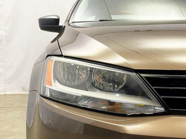 Photo of 2011 Toffee Brown Metallic Volkswagen Jetta