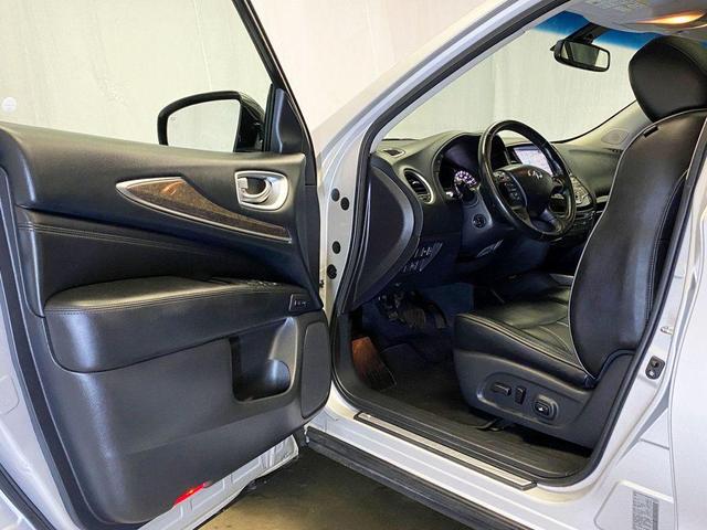 Photo of 2015 Liquid Platinum INFINITI QX60