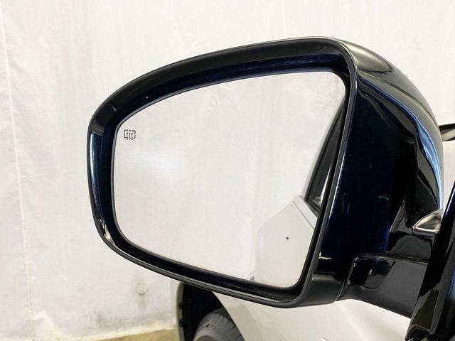 Photo of 2015 Liquid Platinum INFINITI QX60