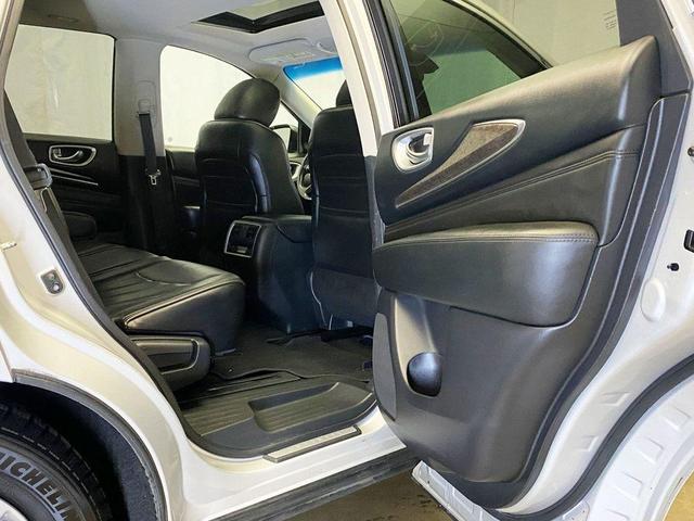 Photo of 2015 Liquid Platinum INFINITI QX60