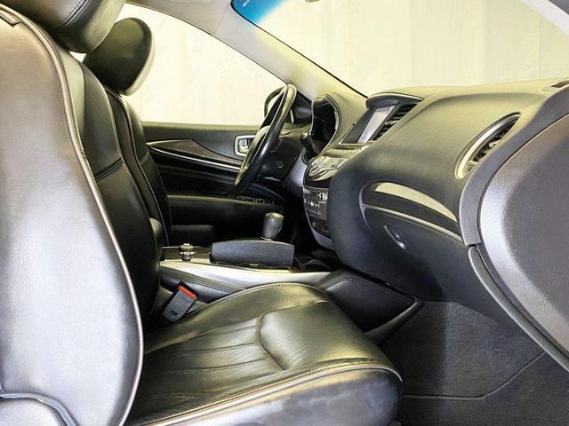 Photo of 2015 Liquid Platinum INFINITI QX60