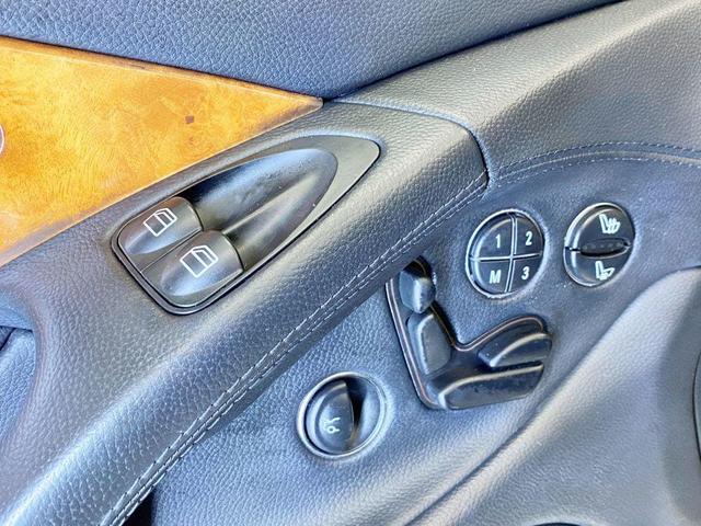 Photo of 2007 Capri Blue Metallic Mercedes-Benz SL-Class