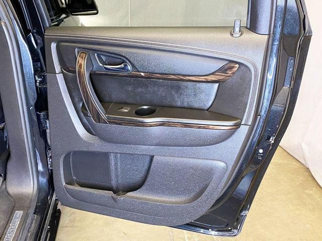 Photo of 2014 Iridium Metallic GMC Acadia
