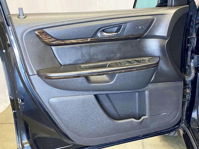 Photo of 2014 Iridium Metallic GMC Acadia