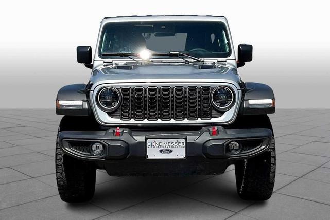 Photo of 2024 Silver Zynith Clearcoat Jeep Wrangler