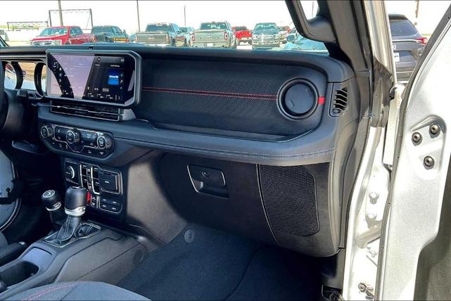 Photo of 2024 Silver Zynith Clearcoat Jeep Wrangler