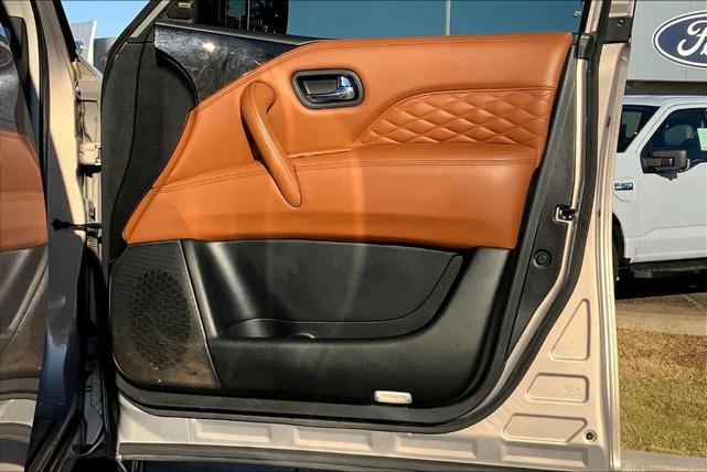 Photo of 2018 Champagne Quartz INFINITI QX80