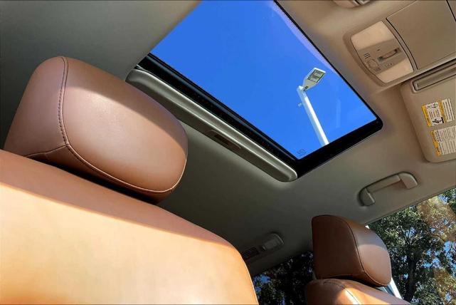 Photo of 2018 Champagne Quartz INFINITI QX80
