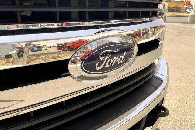 Photo of 2017 Blue Jeans Metallic Ford F-250