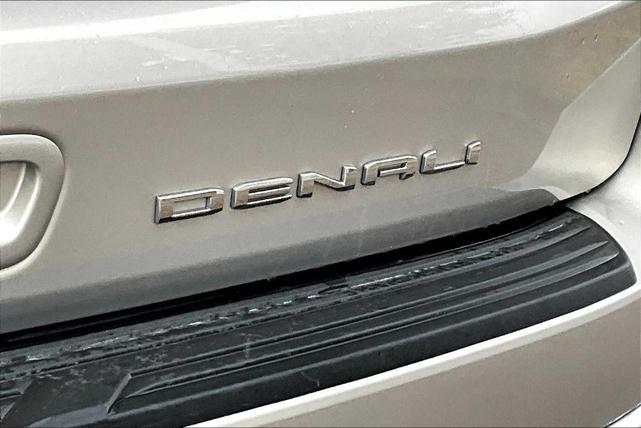 Photo of 2021 Beige Pearl Metallic GMC Yukon