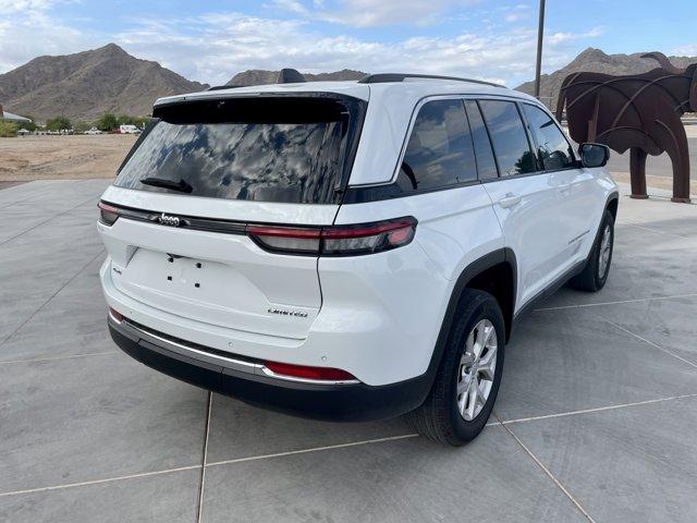 Photo of 2024 Bright White Clearcoat Jeep Grand Cherokee