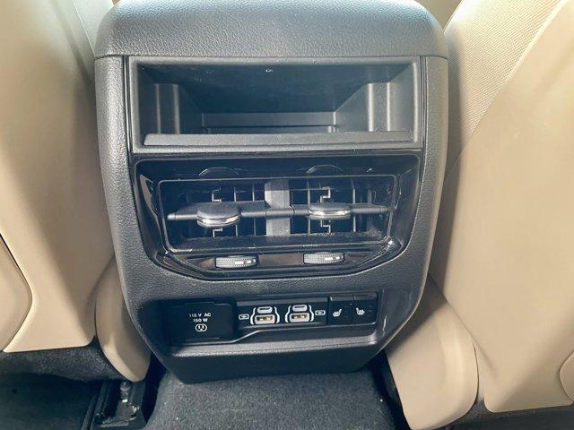 Photo of 2024 Bright White Clearcoat Jeep Grand Cherokee