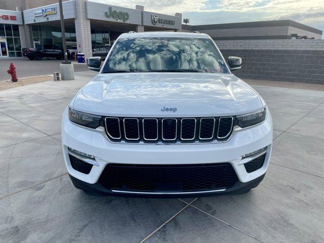 Photo of 2024 Bright White Clearcoat Jeep Grand Cherokee