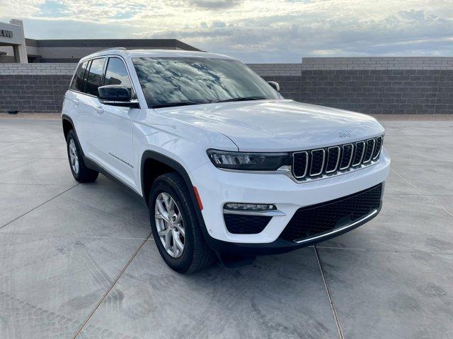 Photo of 2024 Bright White Clearcoat Jeep Grand Cherokee