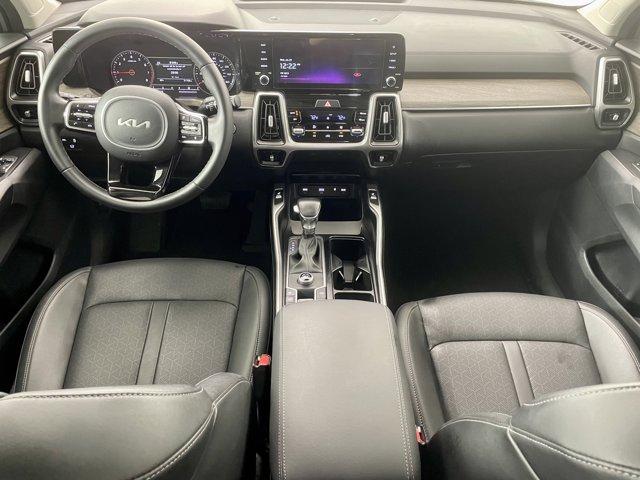 Photo of 2022 Wolf Gray Kia Sorento