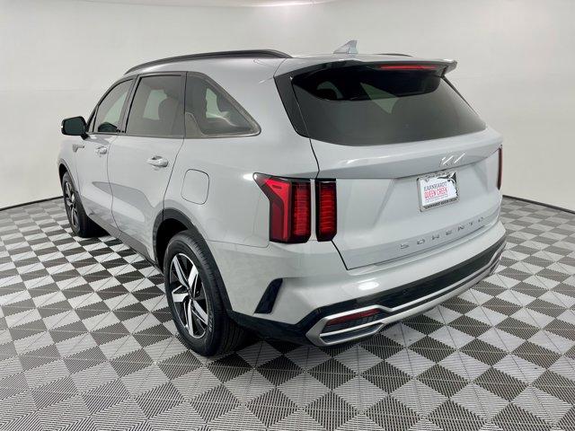 Photo of 2022 Wolf Gray Kia Sorento
