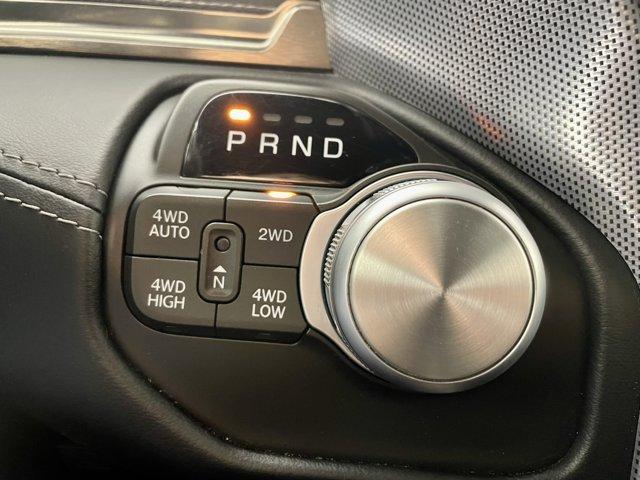 Photo of 2019 Diamond Black Crystal Pearlcoat RAM 1500