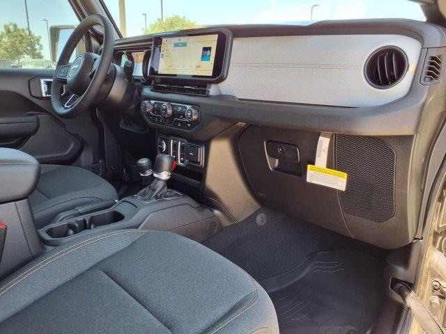 Photo of 2025 Granite Crystal Metallic Clearcoat Jeep Wrangler
