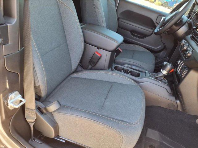 Photo of 2025 Granite Crystal Metallic Clearcoat Jeep Wrangler