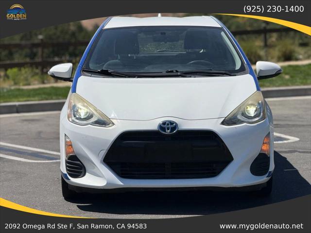 Photo of 2016 Super White Toyota Prius c