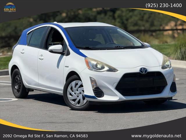 Photo of 2016 Super White Toyota Prius c