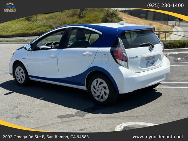 Photo of 2016 Super White Toyota Prius c