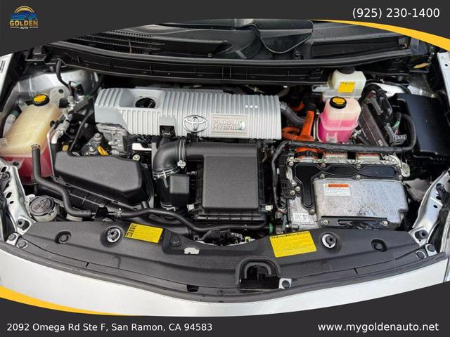 Photo of 2012 Classic Silver Metallic Toyota Prius Plug-in