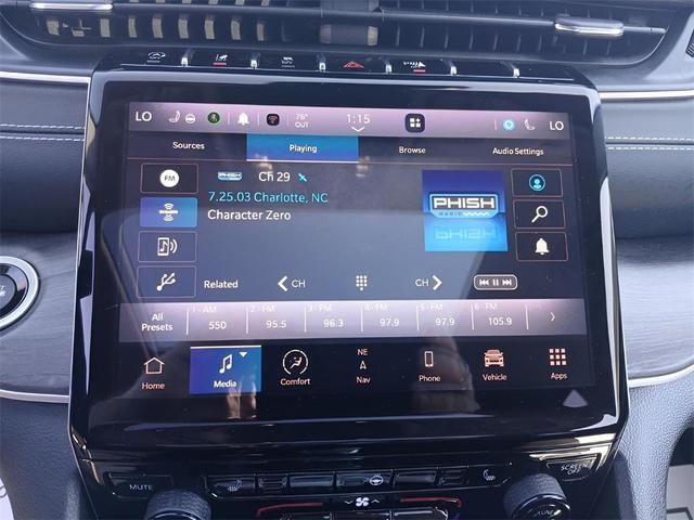 Photo of 2023 Diamond Black Crystal Pearlcoat Jeep Grand Cherokee
