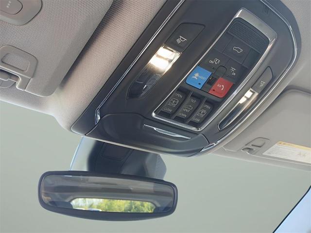 Photo of 2023 Diamond Black Crystal Pearlcoat Jeep Grand Cherokee