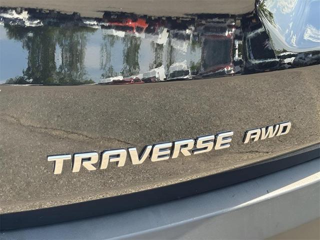 Photo of 2023 Mosaic Black Metallic Chevrolet Traverse