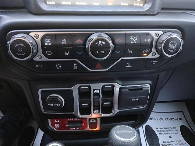 Photo of 2023 Bright White Clearcoat Jeep Gladiator
