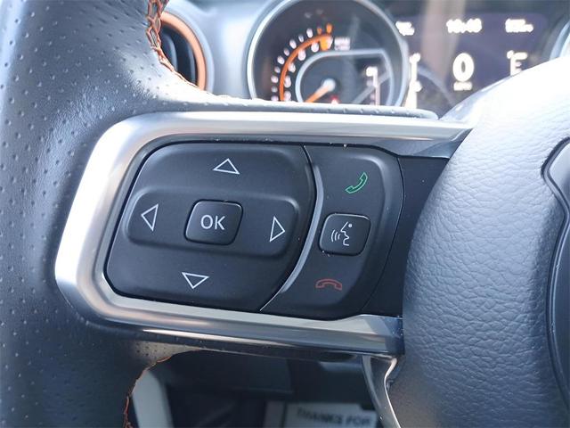 Photo of 2023 Bright White Clearcoat Jeep Gladiator