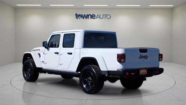 Photo of 2023 Bright White Clearcoat Jeep Gladiator