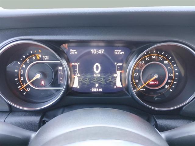 Photo of 2023 Bright White Clearcoat Jeep Gladiator