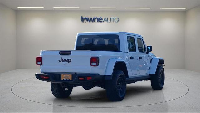 Photo of 2023 Bright White Clearcoat Jeep Gladiator