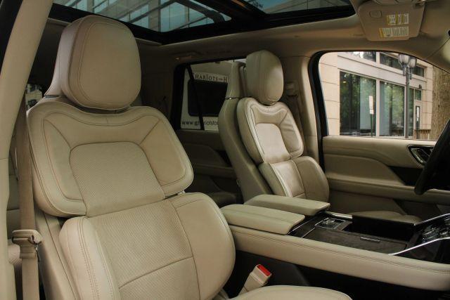 Photo of 2018 White Lincoln Navigator