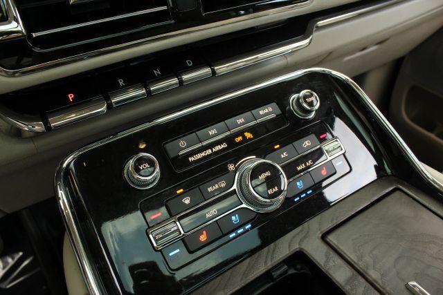 Photo of 2018 White Lincoln Navigator