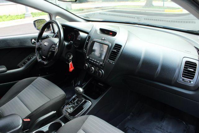 Photo of 2018 White Kia Forte