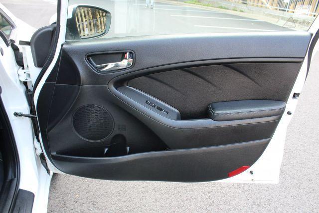 Photo of 2018 White Kia Forte