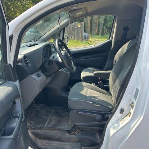 Photo of 2017 Cloud White Nissan NV200