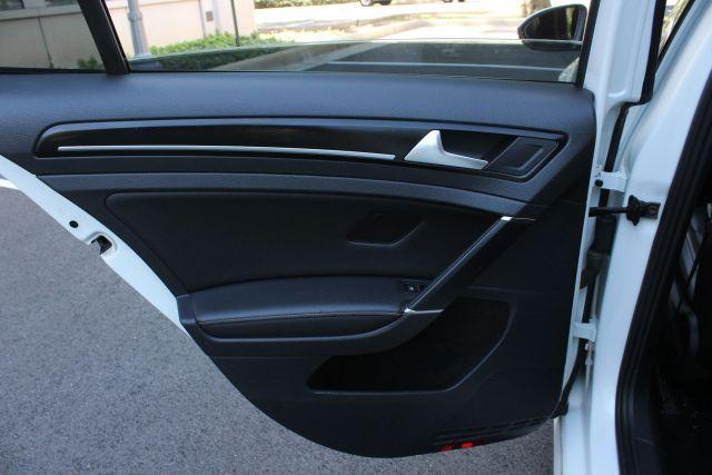 Photo of 2018  Volkswagen Golf R