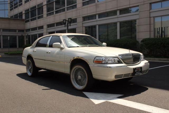 2005 Lincoln Town Car