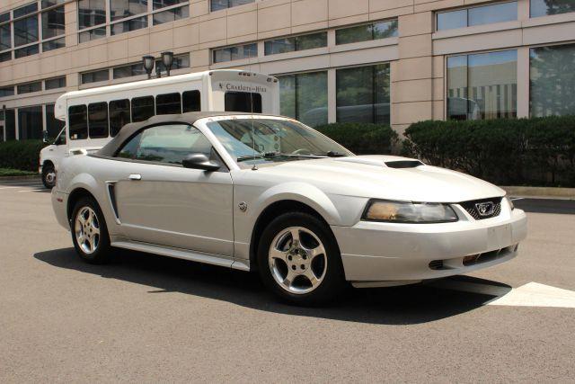 2004 Ford Mustang