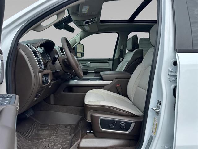 Photo of 2025 Bright White Clearcoat RAM 1500