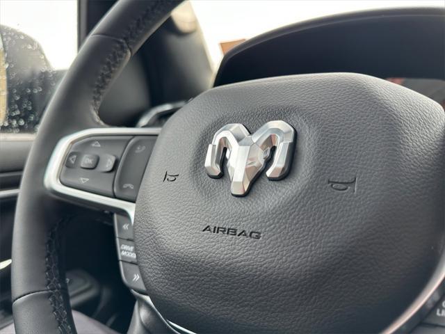 Photo of 2025 Diamond Black Crystal Pearlcoat RAM 1500