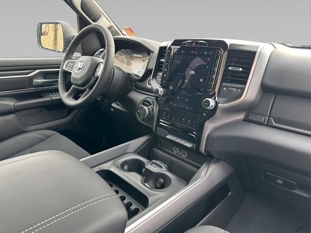 Photo of 2025 Diamond Black Crystal Pearlcoat RAM 1500