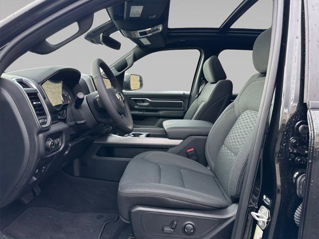 Photo of 2025 Diamond Black Crystal Pearlcoat RAM 1500