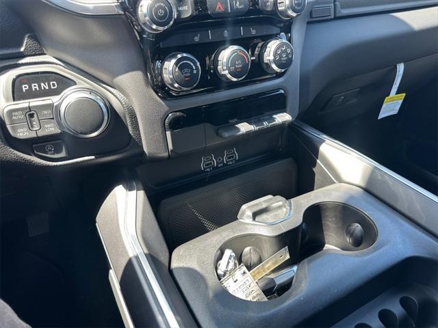 Photo of 2025 Granite Crystal Metallic Clearcoat RAM 1500
